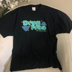 Drug Free The Way to Be Black Tee